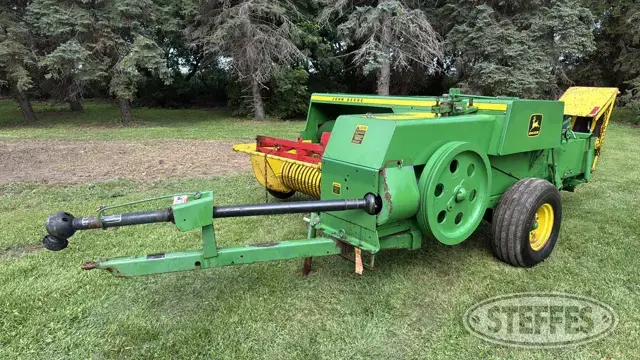 John Deere 327