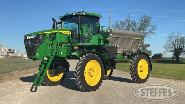 2022 John Deere 400R
