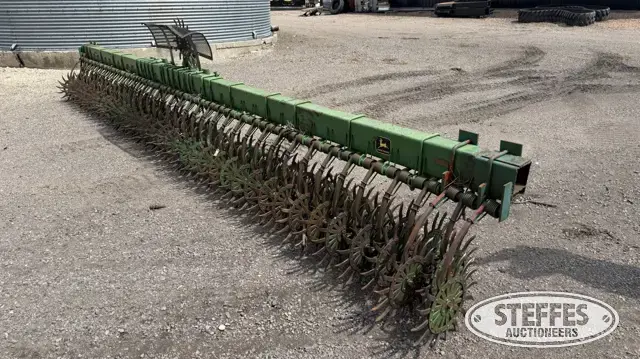 John Deere 400
