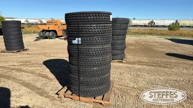 (8) Invovic FM750 11R22.5 tires