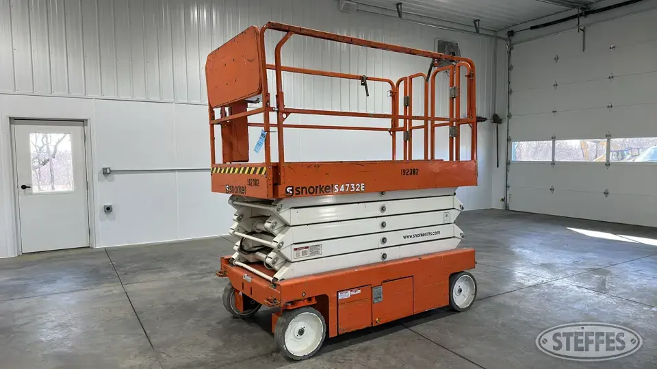 2017 Snorkel S4732E Scissor Lift
