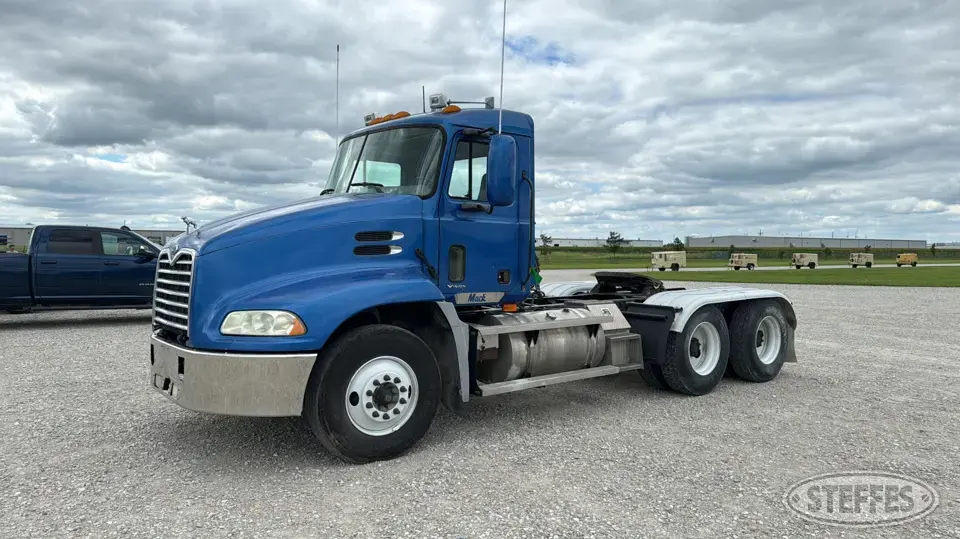 2003 Mack Vision CX613 Conventional Truck without Sleeper