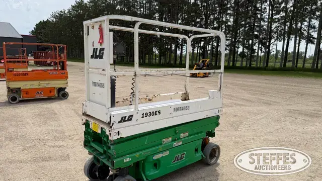 2017 JLG 1930ES