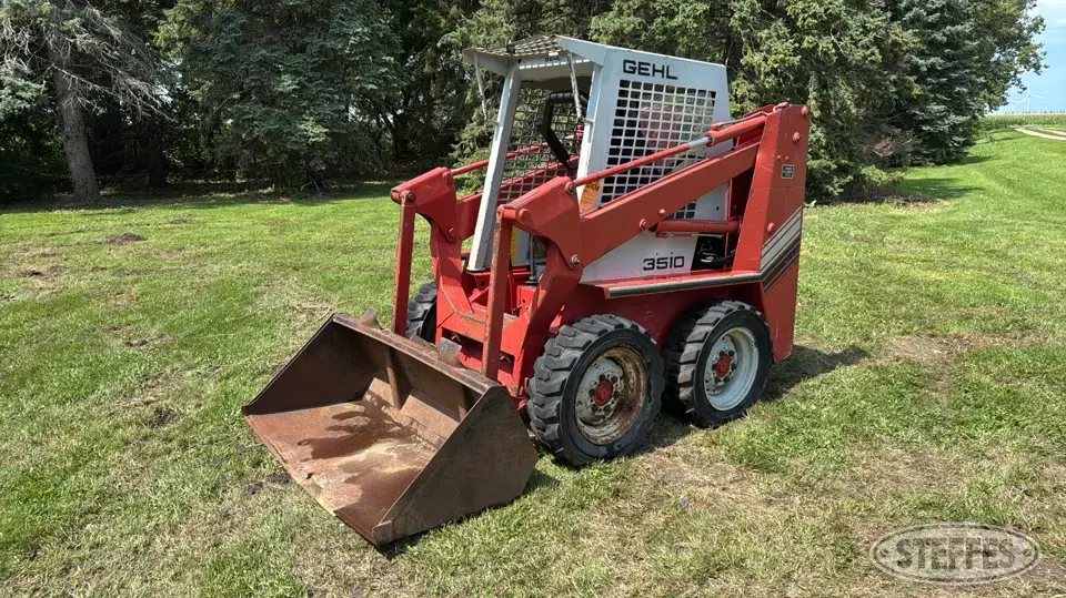 1988 Gehl SL3510 Wheeled Skid Steer