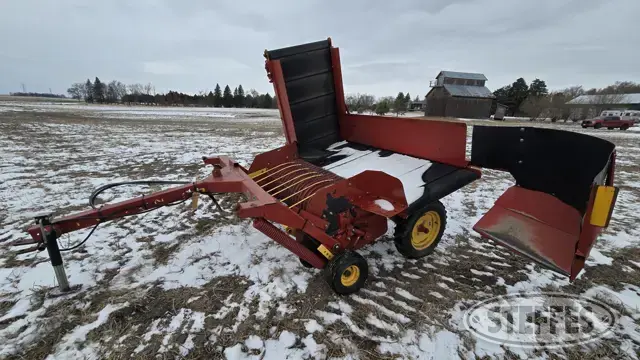 New Holland 166