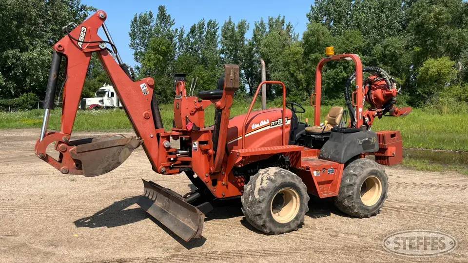 2006 Ditch Witch RT55 Trencher