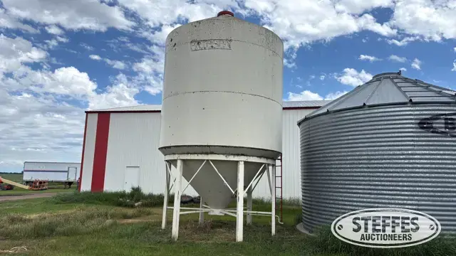 Friesen hopper bin