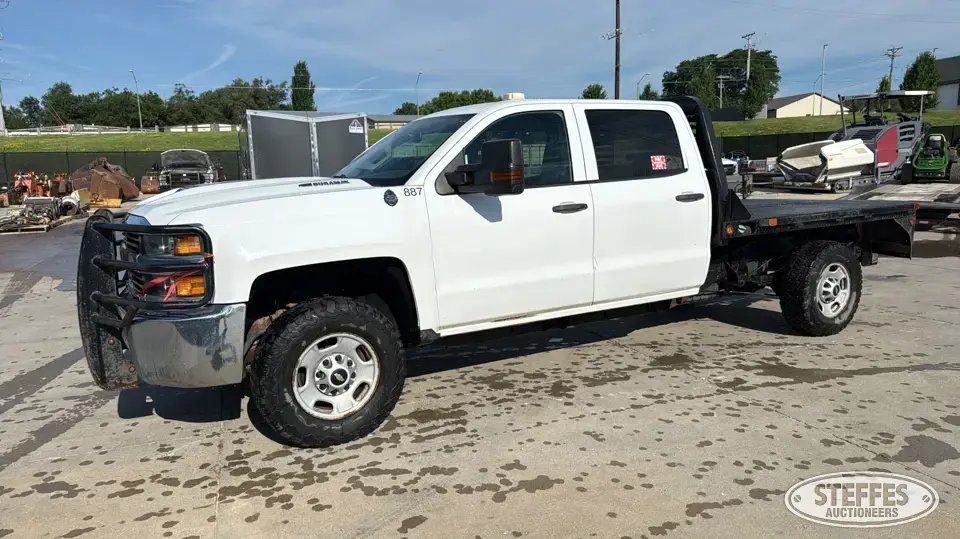 2017 Chevrolet Silverado 2500HD Flatbed Truck