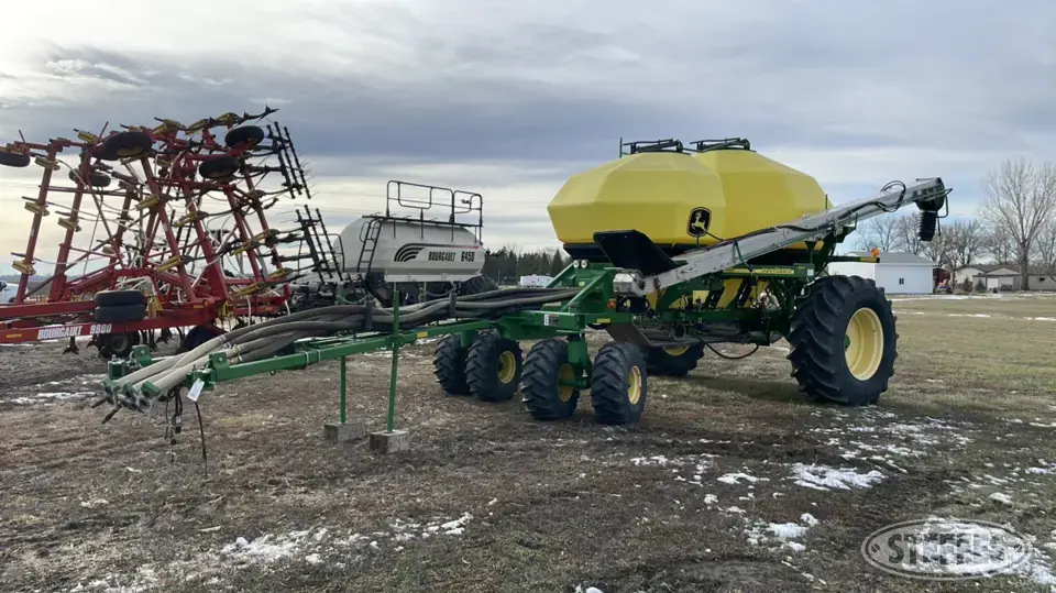 2011 John Deere 1910 Commodity Cart