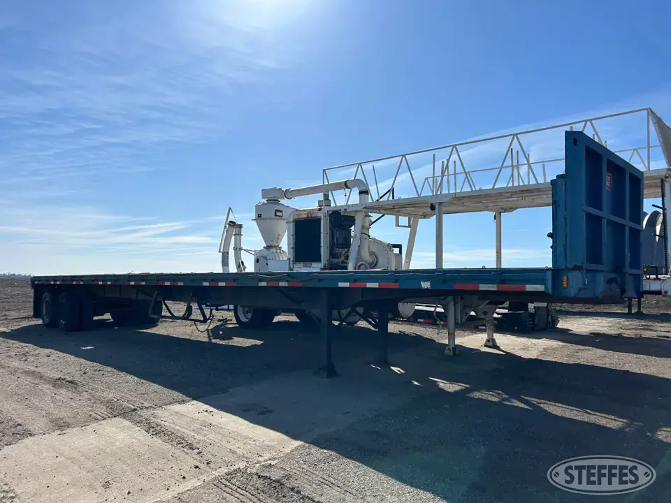 1971 Fruehauf Semi Flatbed Trailer
