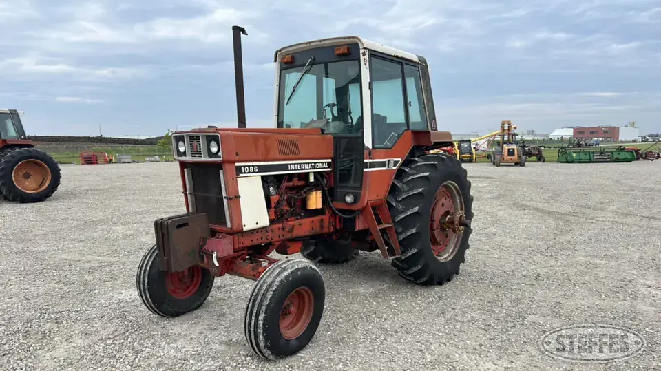 1977 International 1086 2WD Tractor
