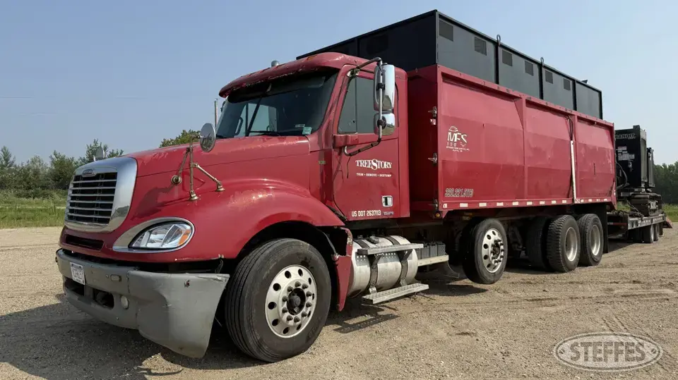 2006 Freightliner Columbia Specialty Truck