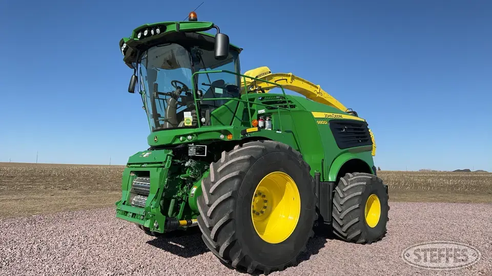 2021 John Deere 9800 Self-Propelled Harvester