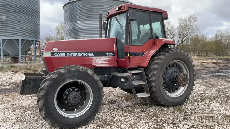 1991 Case IH 7120 MFWD Tractor
