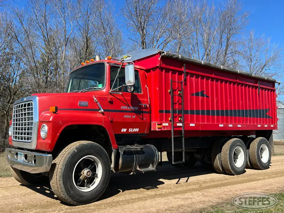 1985 Ford L9000 Tandem Boxed Truck