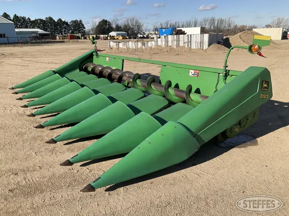 1999 John Deere 893 Corn Head