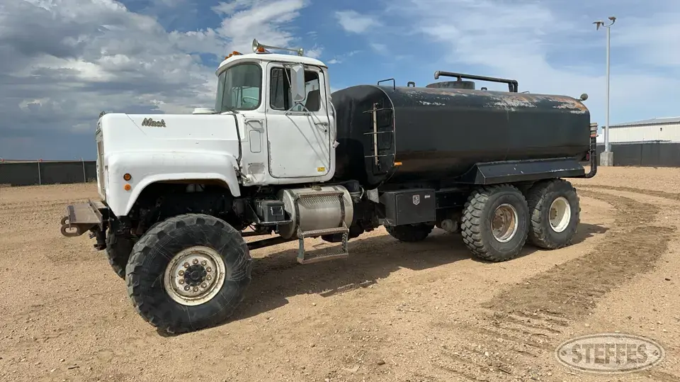 1972 Mack Specialty Truck