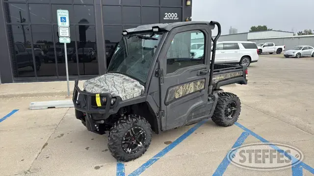 2018 John Deere XUV 835M Gator
