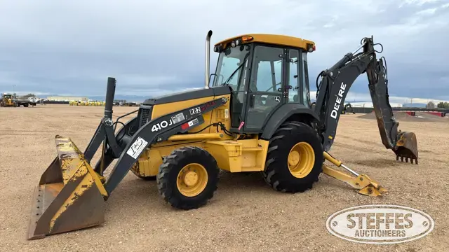 2011 Deere 410J