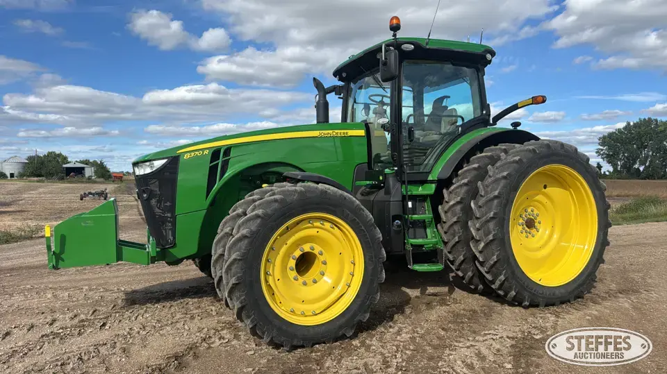 2017 John Deere 8370R MFWD Tractor