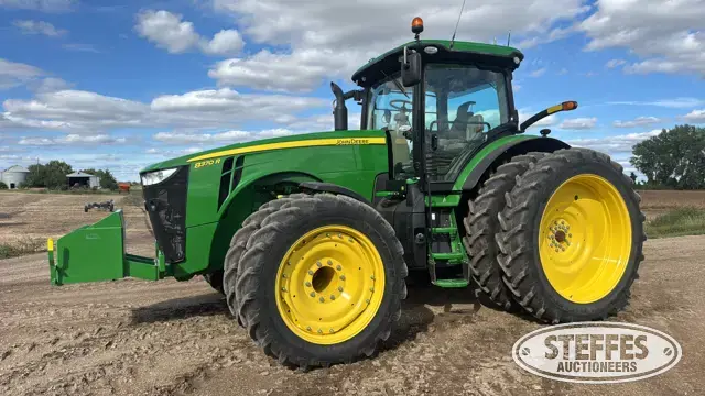 2017 John Deere 8370R