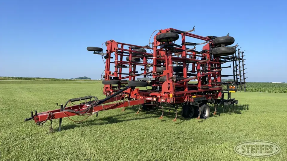 Case IH Tiger-Mate II Field Cultivator