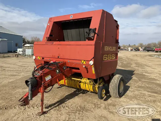 New Holland 688