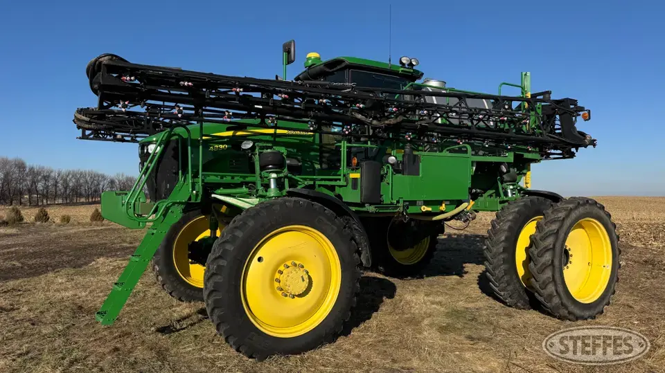 2014 John Deere 4830 Self-Propelled Sprayer