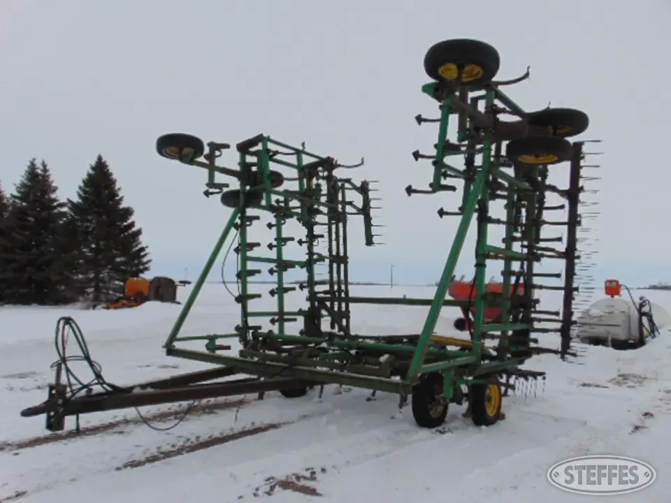John Deere 1010 Field Cultivator