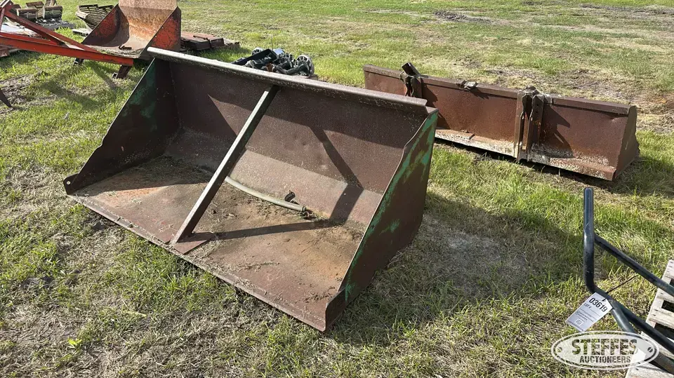 Snow bucket Tractor Loaders and Attachment