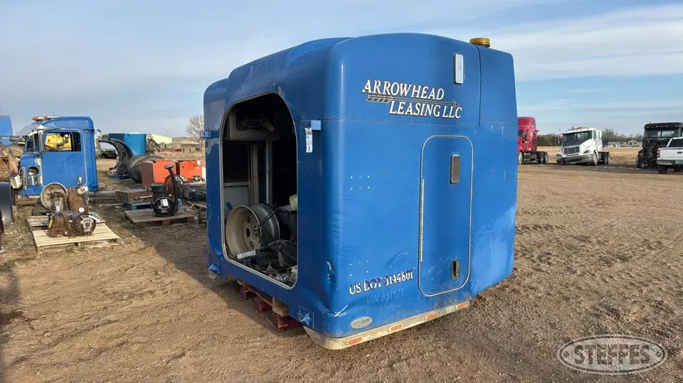 Peterbilt 63" sleeper Truck-Trailer Part