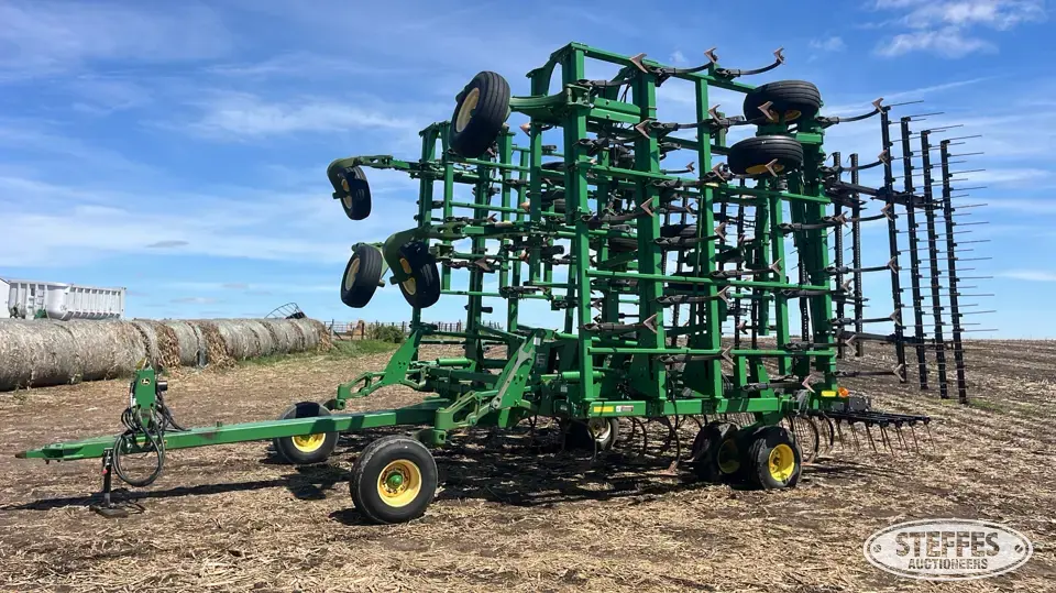 2008 John Deere 2210 Field Cultivator
