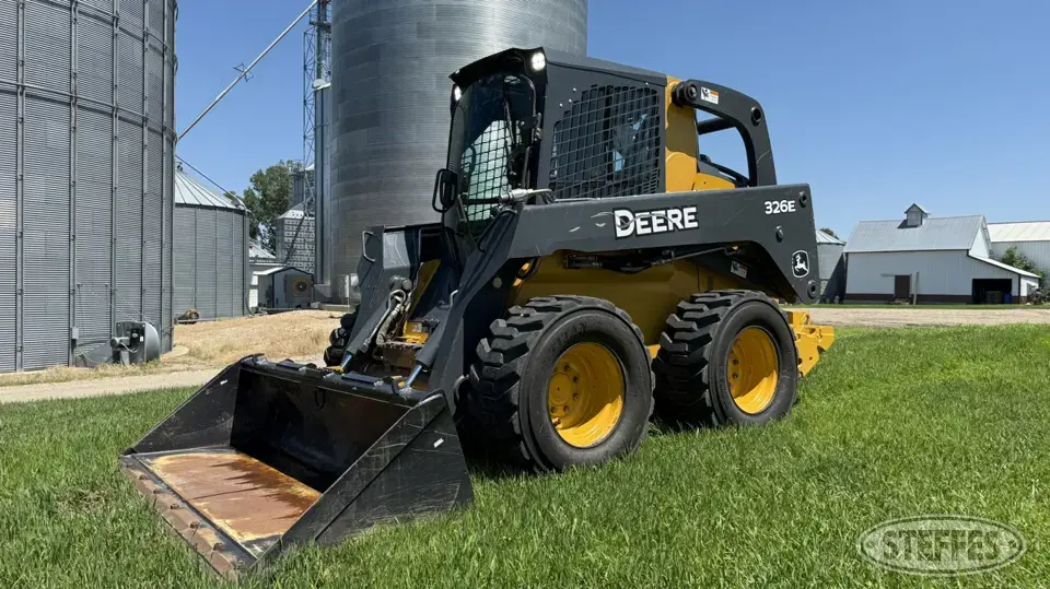 2015 Deere 326E Wheeled Skid Steer