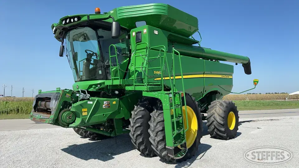 2012 John Deere S660 Combine
