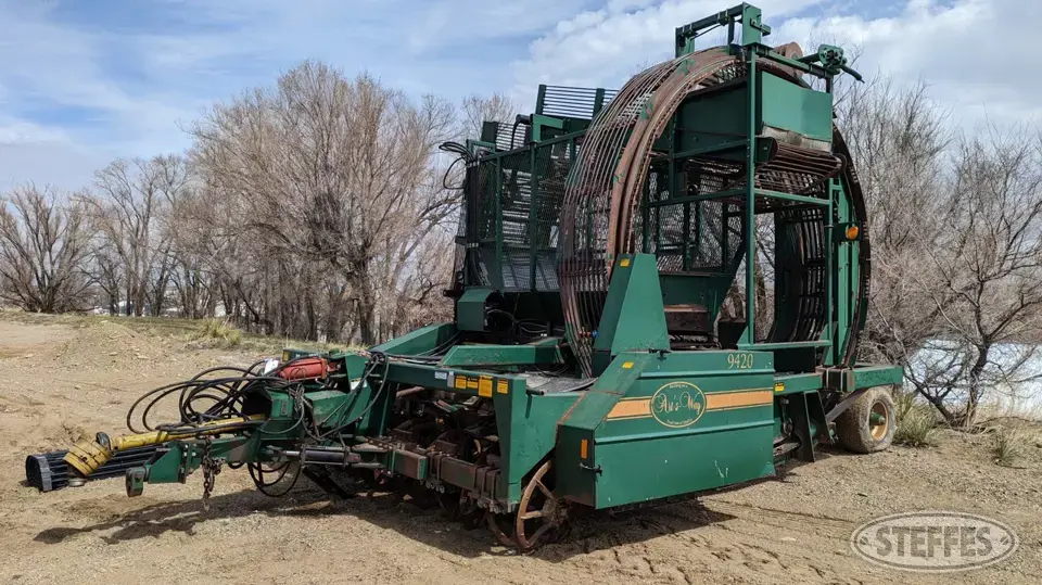 Art's Way 9420 Sugarbeet Harvester