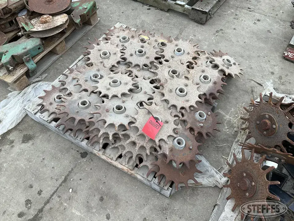 (43) Martin TW3813 spike closing wheels Ag Equipment Part