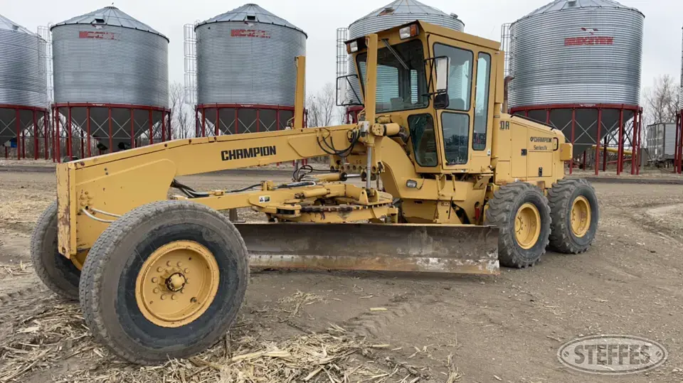 1995 Champion 720A Motor Grader