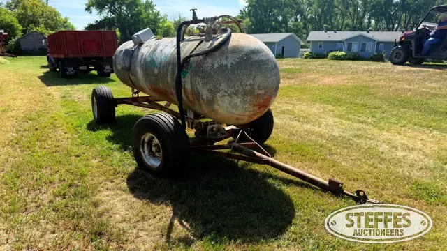 Anhydrous ammonia trailer