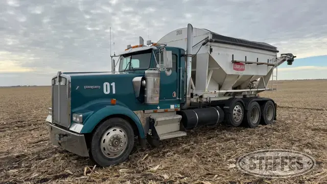 1993 Kenworth W900