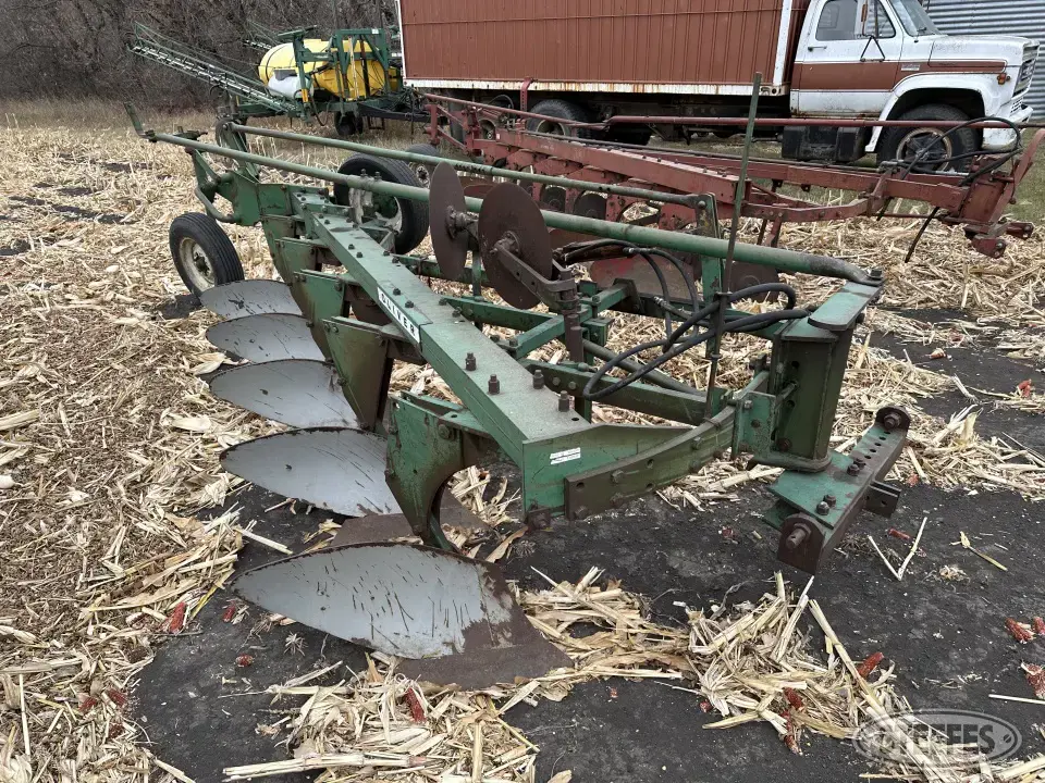 Oliver 566 Plow