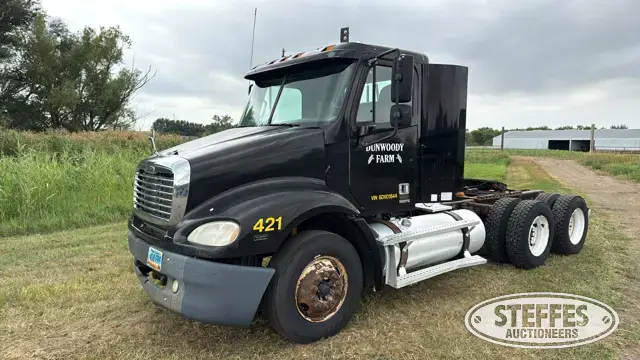2006 Freightliner Columbia 112