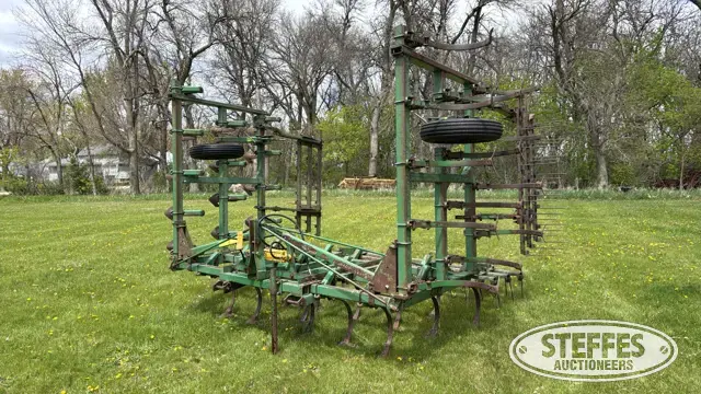 John Deere 1100