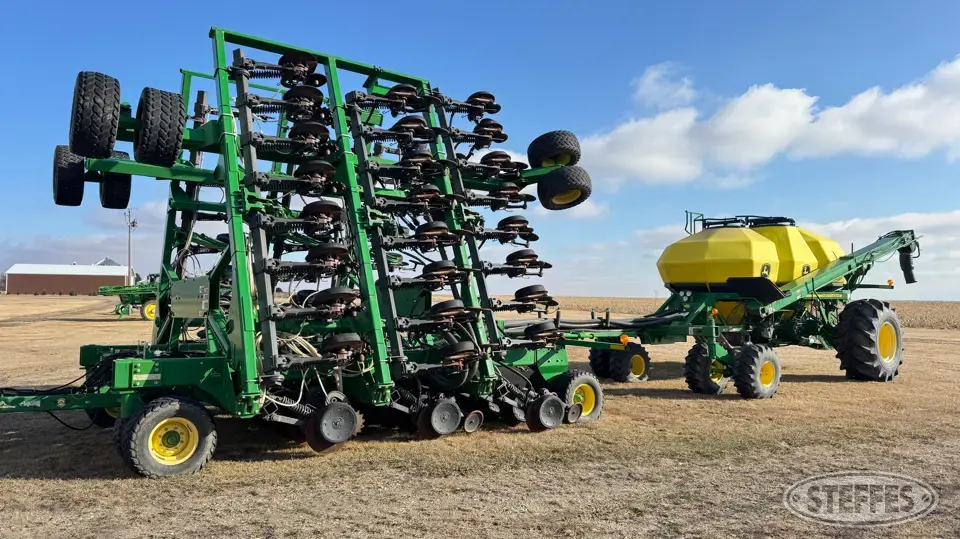 2010 John Deere 1895 Air Drills and Air Seeder