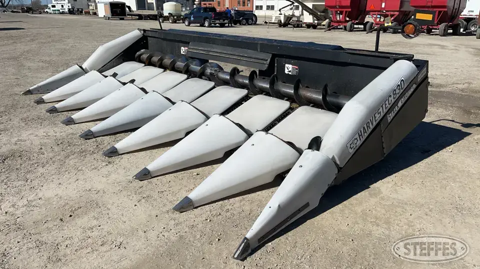 2004 Harvestec 830 Corn Head