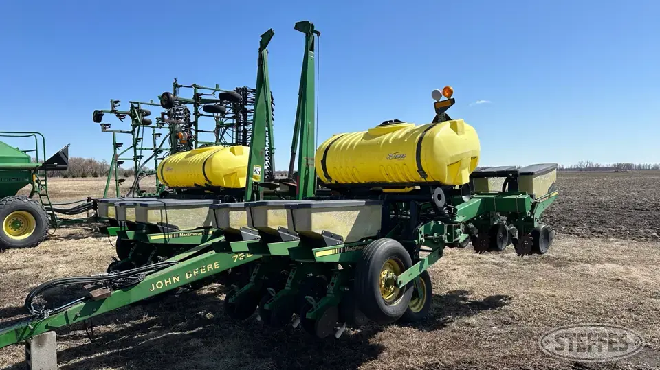 John Deere 7200 12 or More Row Planter