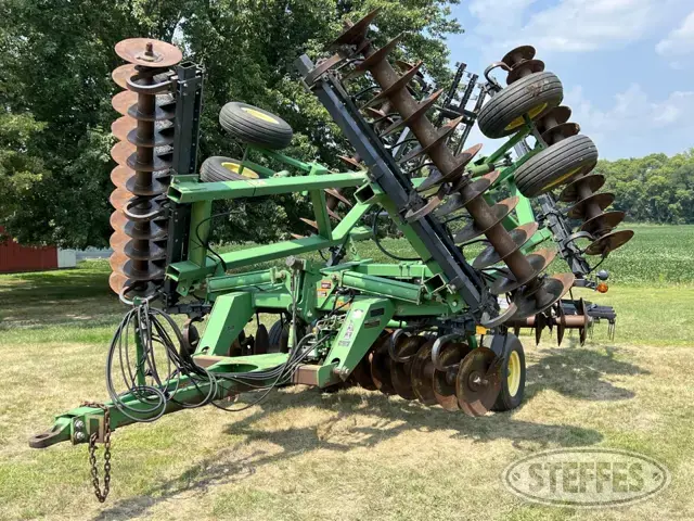 John Deere 635