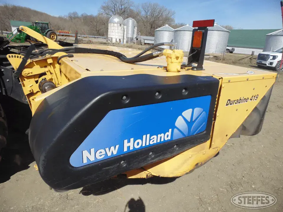 2013 New Holland Durabine MowMax II Self-Propelled Windrower