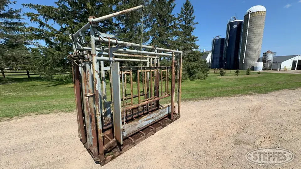 Pearson G Squeeze Chute