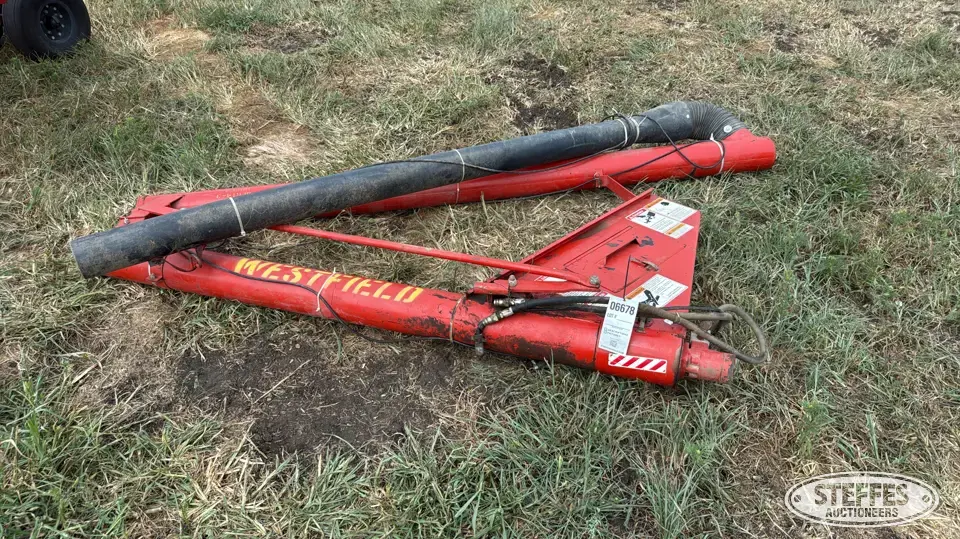 Westfield hyd. folding drill fill Transfer-Jump Augers and Conveyor