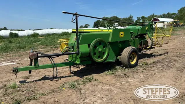 John Deere 336